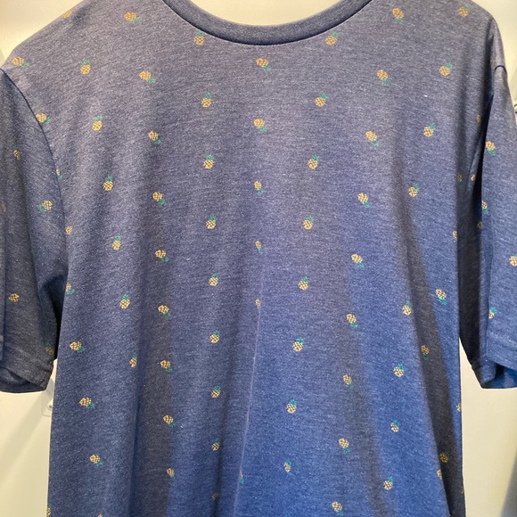 3 beautiful t-shirts - Picture 6 of 6